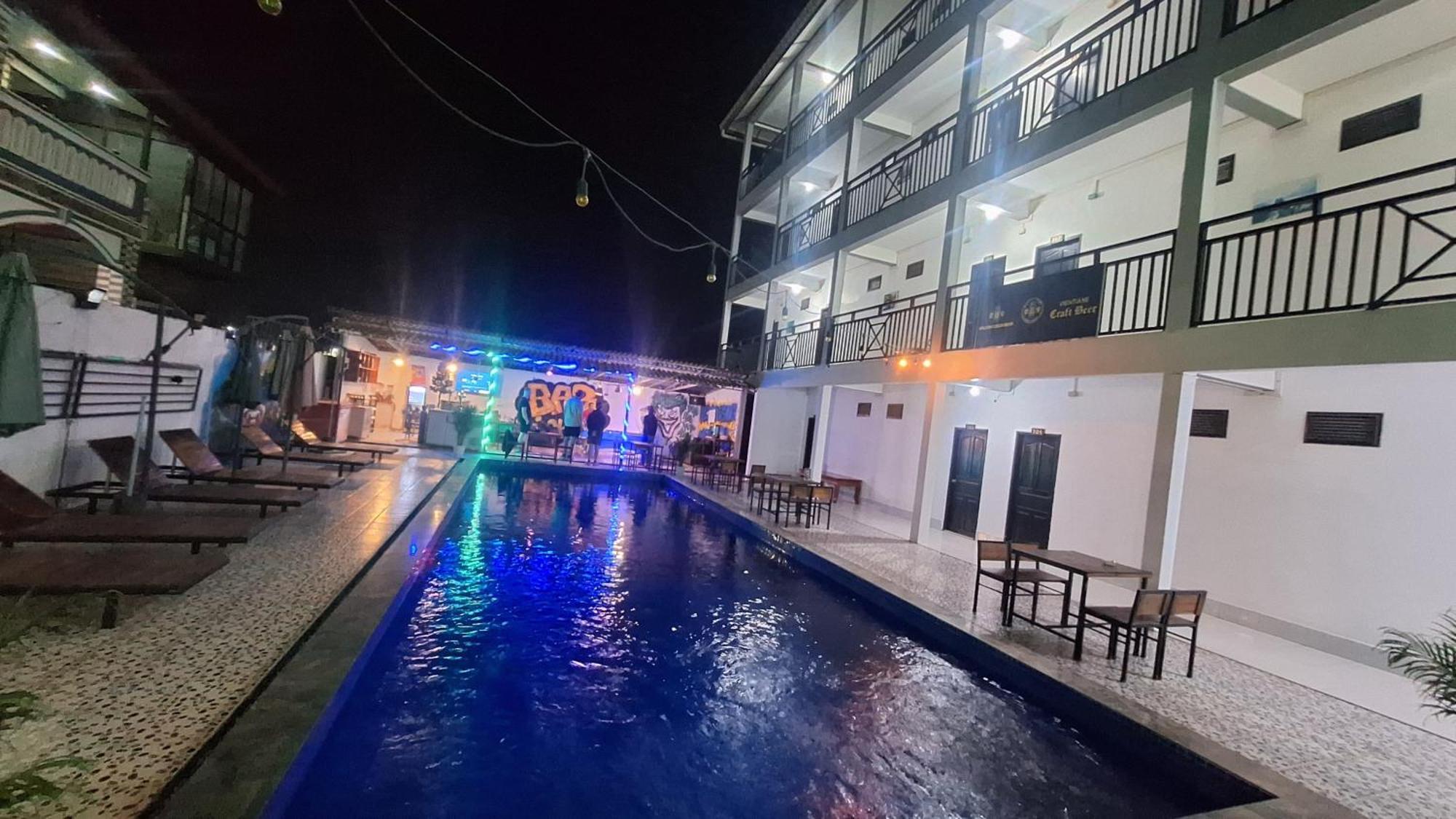 Vang Vieng Backpackers Hostel Exteriör bild